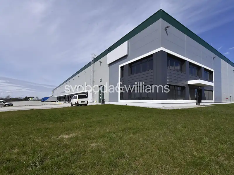 Pronájem výrobní haly, prostoru 5943 m², Ostředek – náhled fotky 1