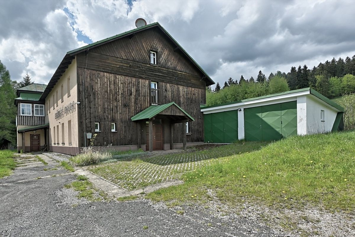 Prodej chalupy 793 m², pozemek 3563 m² – fotografie 2