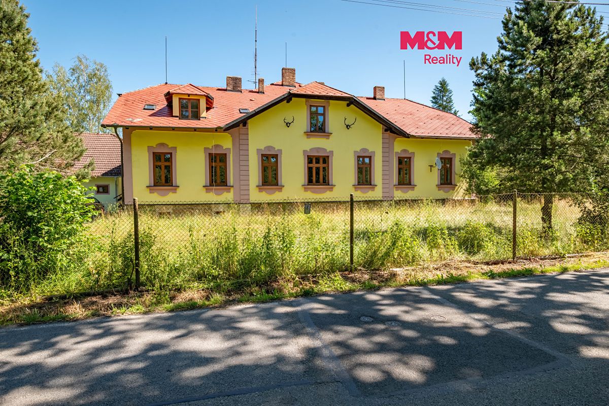 Prodej rodinného domu 362 m², pozemek 3865 m²