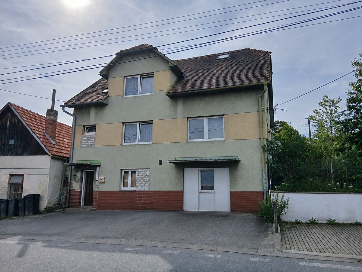 Prodej vícegeneračního domu 183 m², pozemek 1086 m²