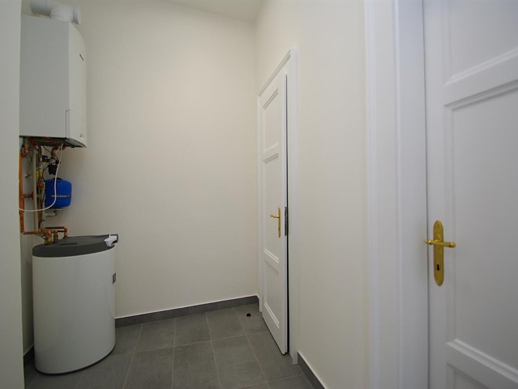 Комерційне приміщення в оренду, 154 м² (16 з 17)