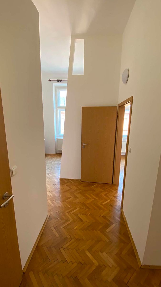 Pronájem bytu 2+1 70 m² – fotografie 2