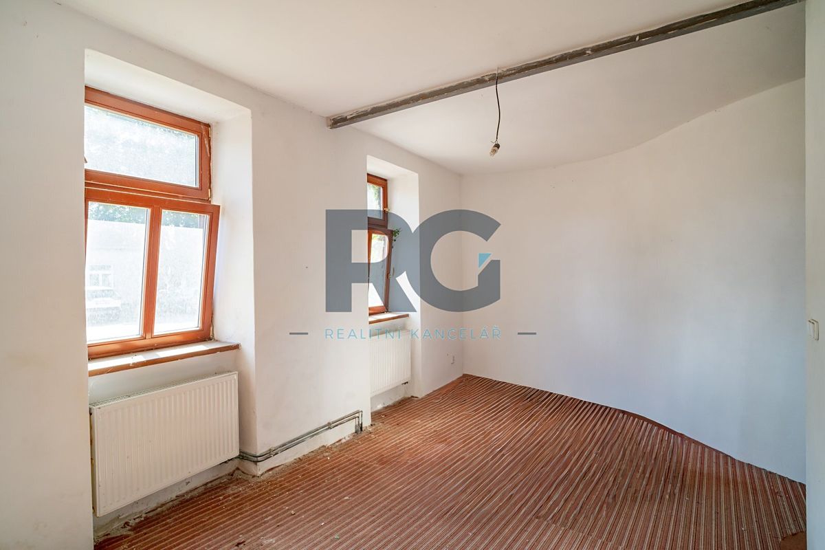 Prodej rodinného domu 330 m², pozemek 4047 m² – fotografie 3