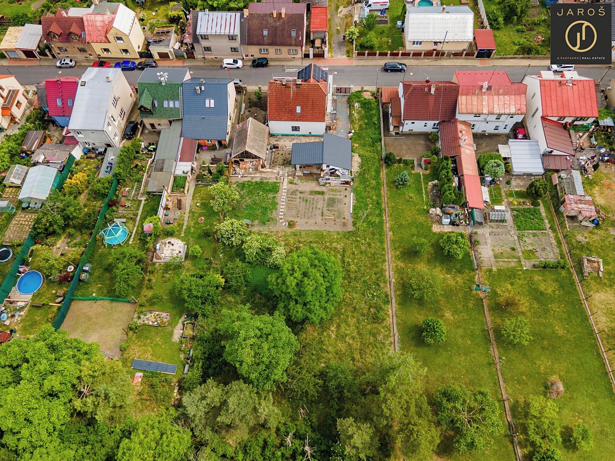 Prodej stavebního pozemku 979 m² – fotografie 3