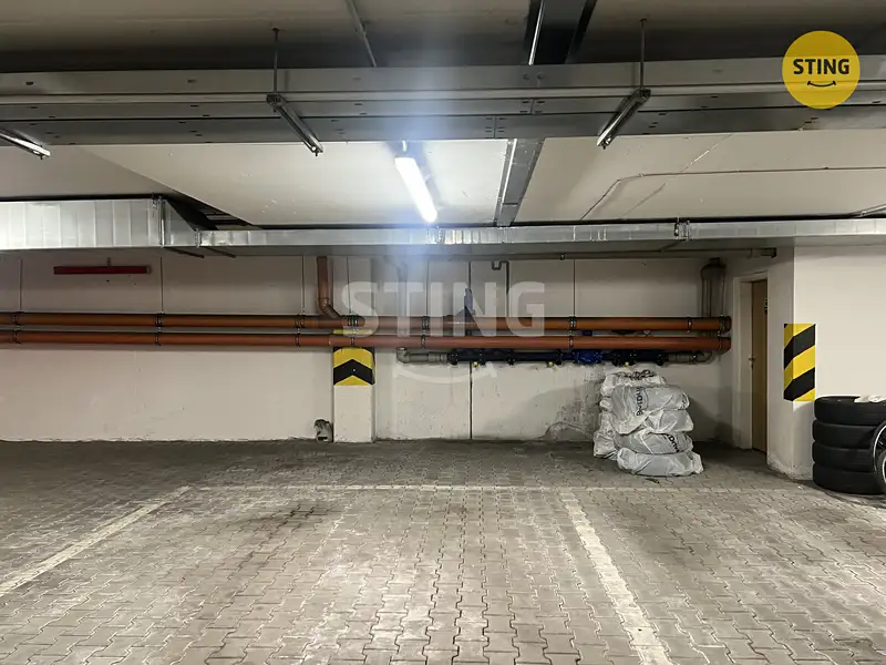 Prodej garážového stání 15 m², Praha – náhled fotky 2