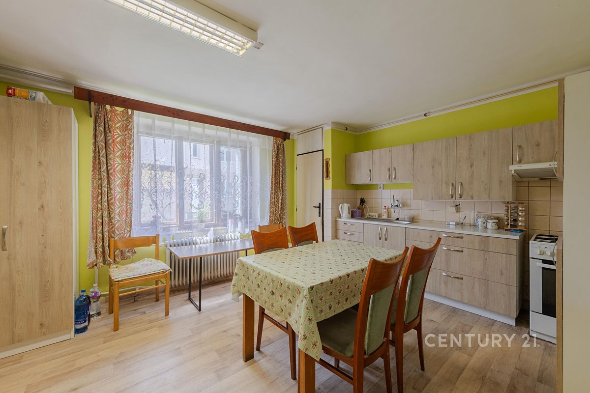 Prodej rodinného domu 160 m², pozemek 106 m² – fotografie 3
