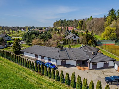 Prodej  rodinného domu 332 m², pozemek 3 651 m²