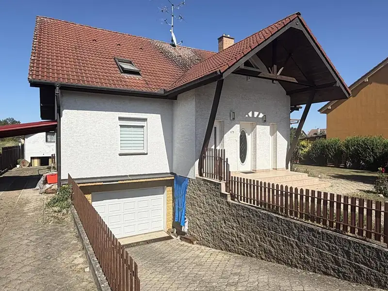 Prodej rodinného domu 309 m², pozemek 1200 m², Vranovice – náhled fotky 2