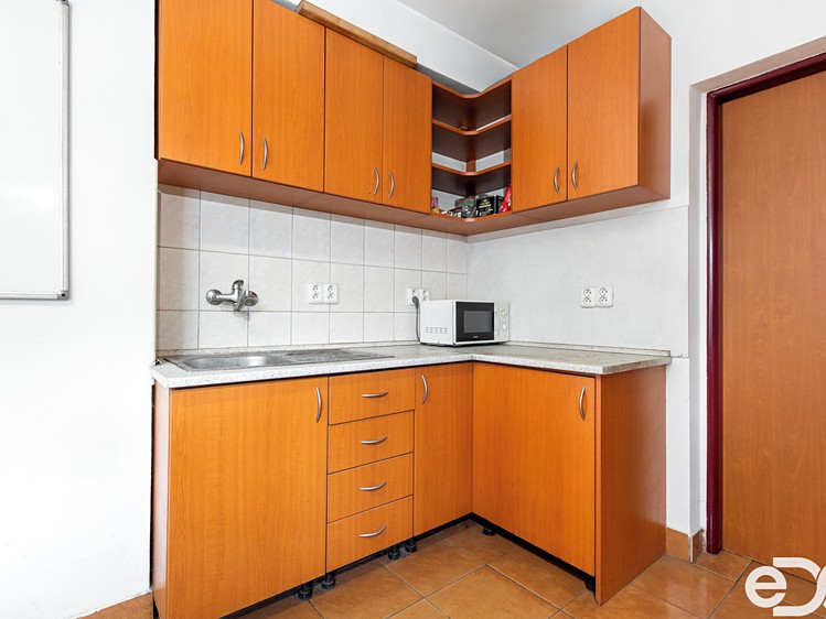 Pronájem komerčního prostoru, 766 m² (16 z 16)