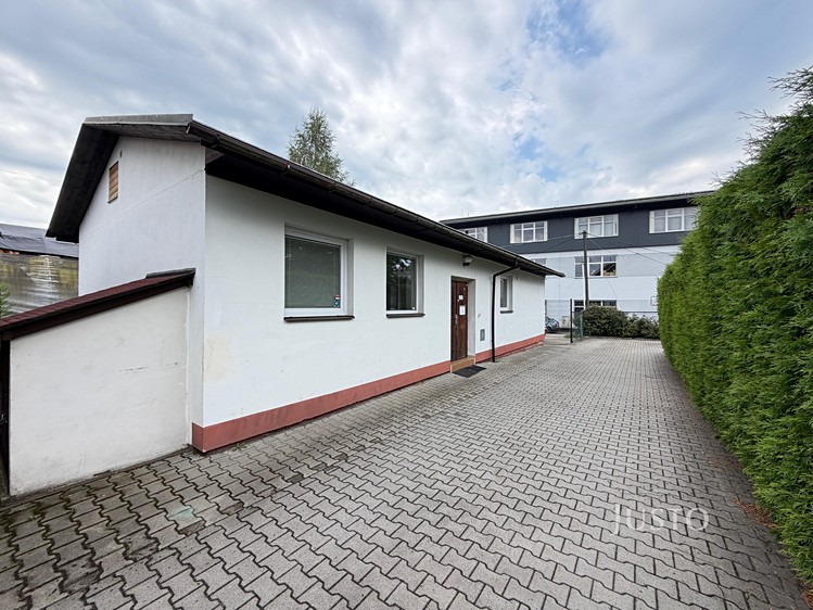 Pronájem komerčního prostoru, 85 m² (1 z 8)