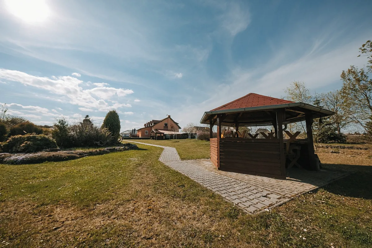 Prodej rodinného domu 280 m², pozemek 8138 m² — fotografie 7