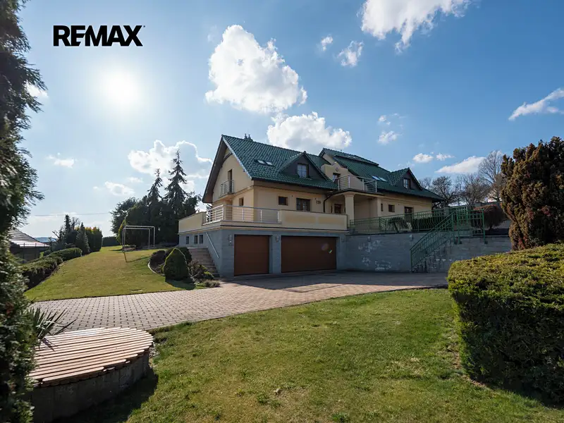 Prodej vícegeneračního domu 615 m², pozemek 2660 m², Fryšták – náhled fotky 3