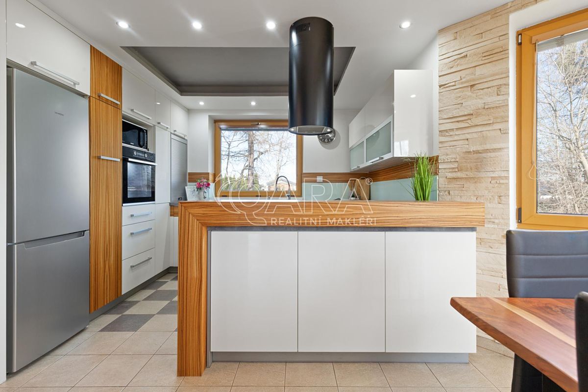 Pronájem rodinného domu 122 m², pozemek 890 m² – fotografie 4