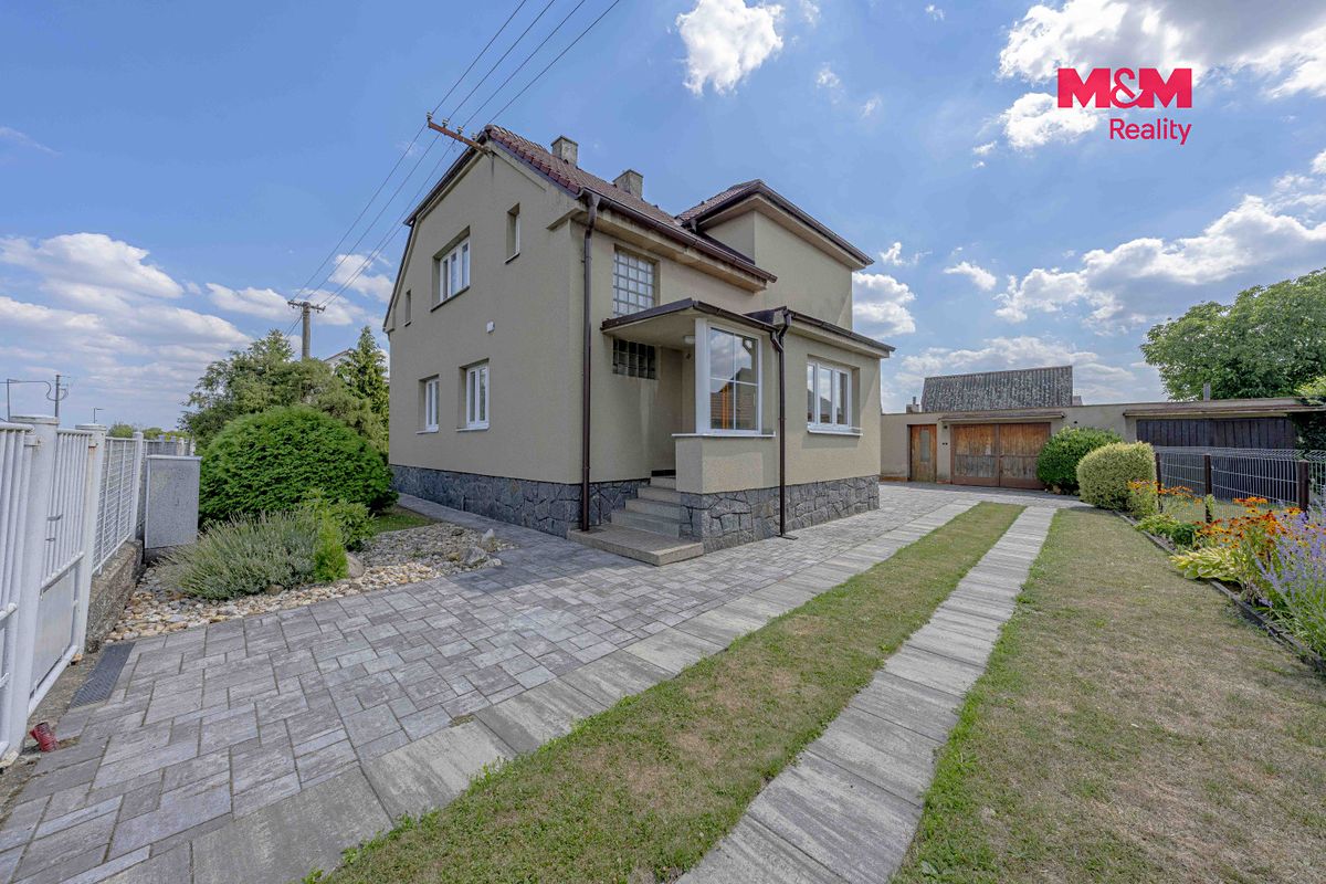 Prodej rodinného domu 150 m², pozemek 1159 m² – fotografie 2