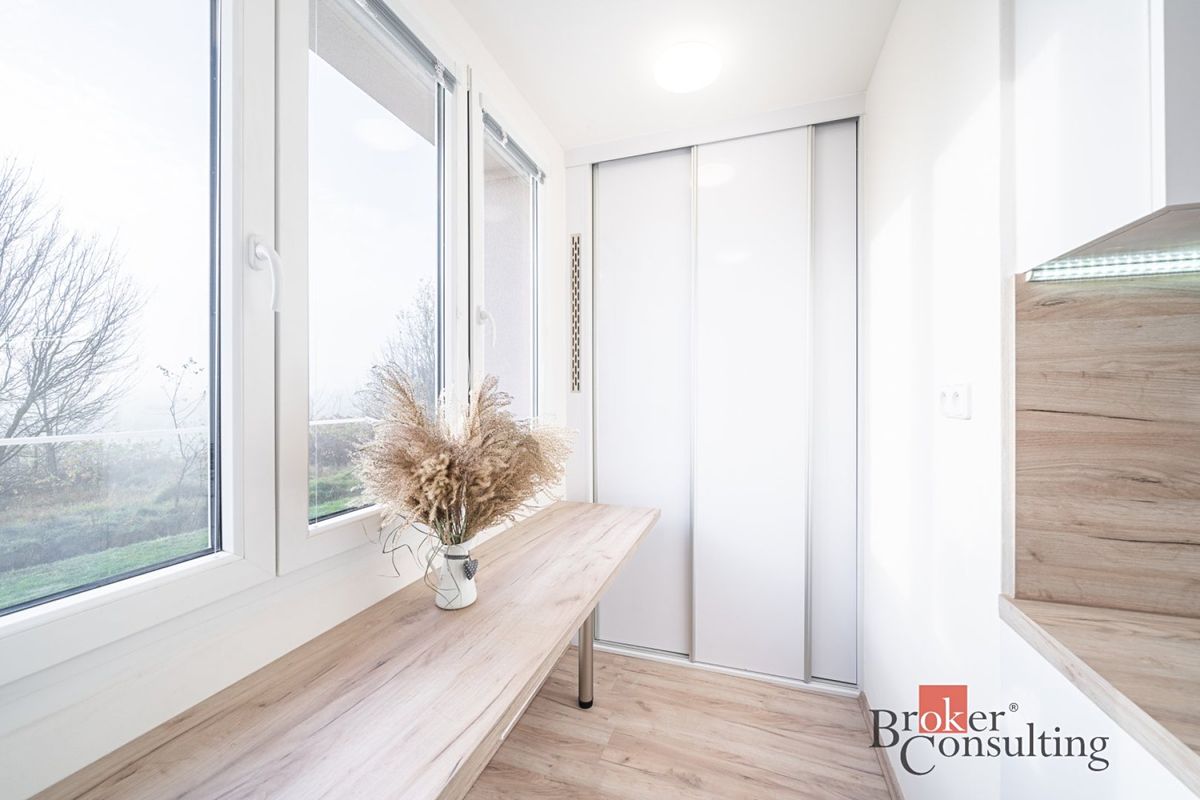 Pronájem bytu 2+1 57 m² – fotografie 3