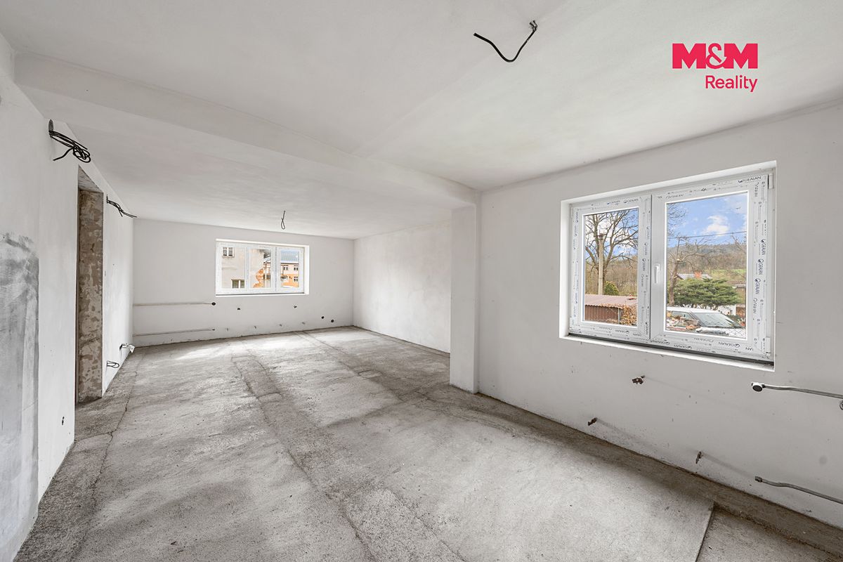 Prodej rodinného domu 200 m², pozemek 1443 m² – fotografie 3
