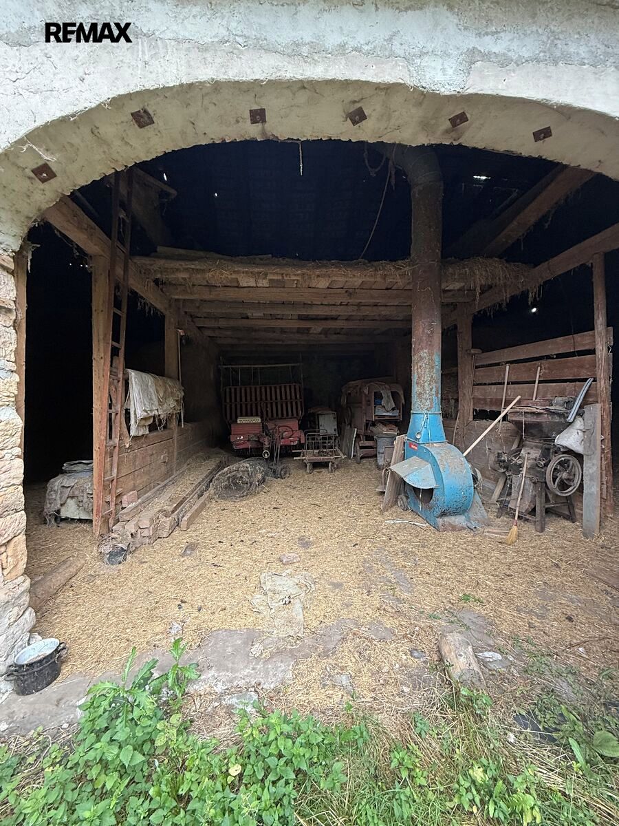 Prodej rodinného domu 230 m², pozemek 1942 m² – fotografie 4