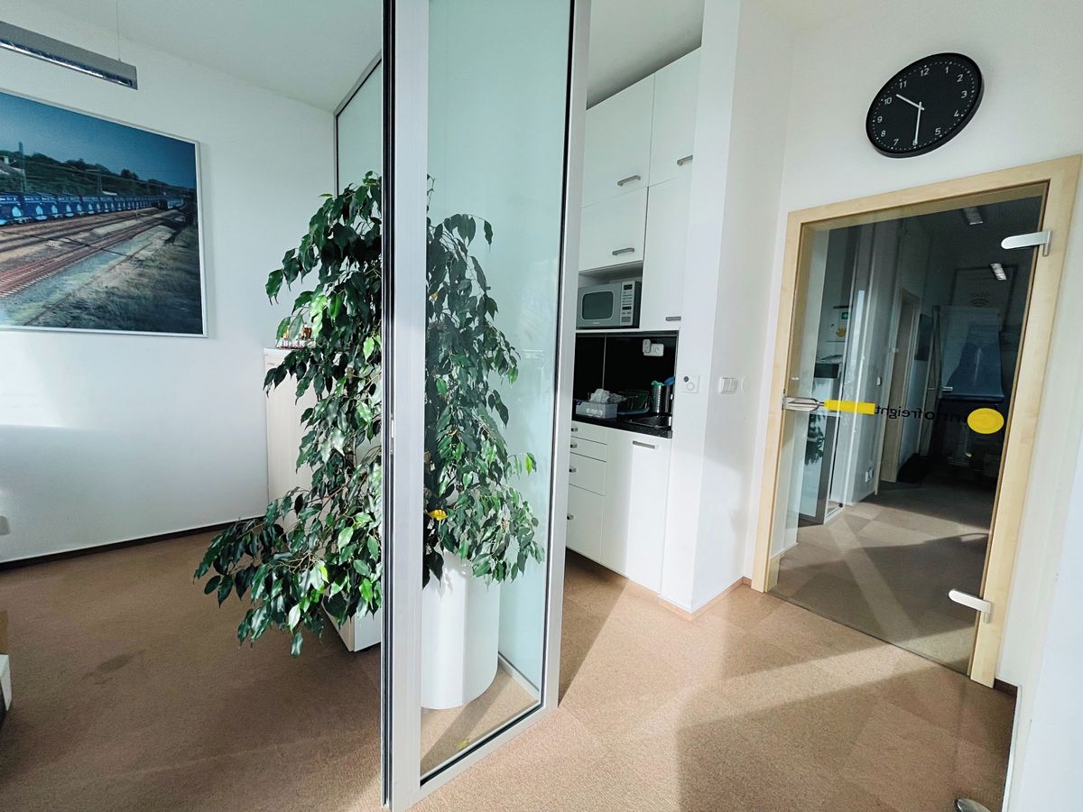 Prodej kanceláře 77 m² – fotografie 5