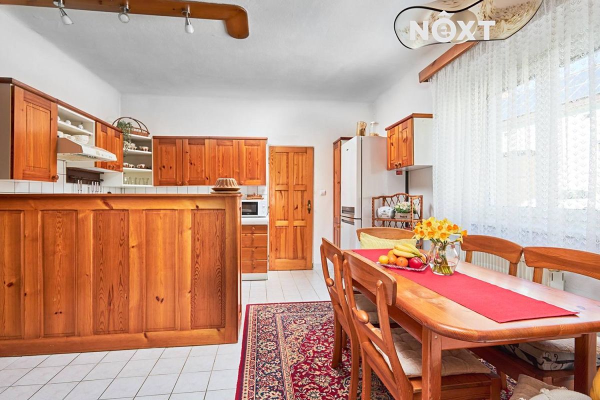 Prodej rodinného domu 120 m², pozemek 3242 m²