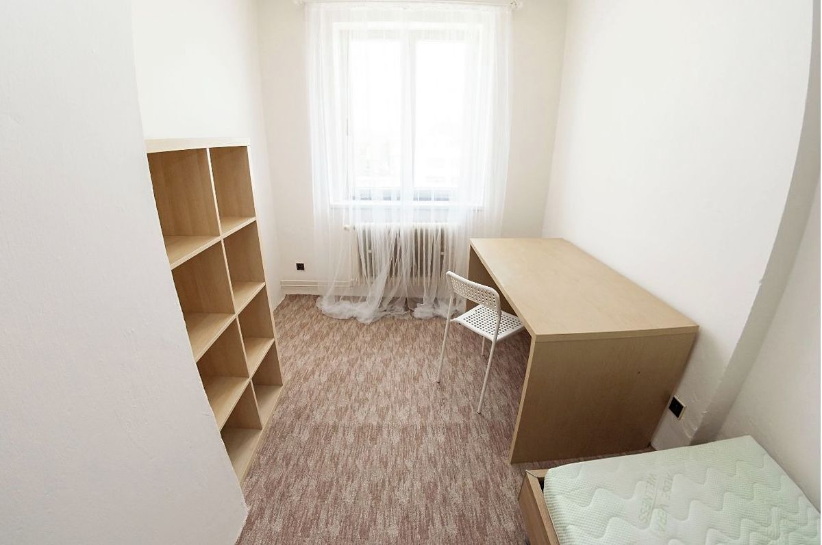 Pronájem bytu pokoje 79 m²