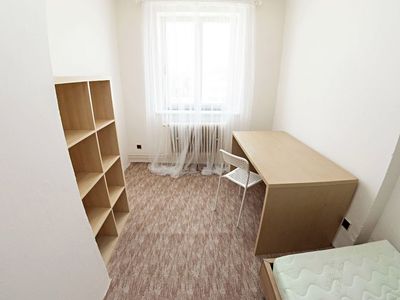 Pronájem bytu pokoje 79 m²