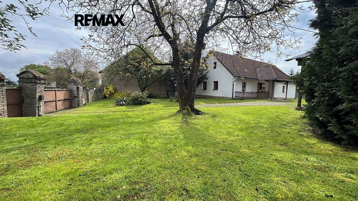 Prodej stavebního pozemku 4491 m² – fotografie 2