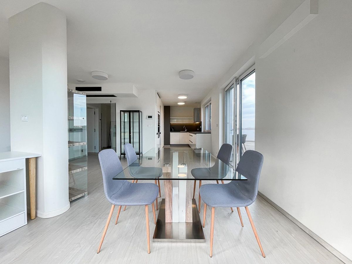 Pronájem bytu 2+kk 144 m² – fotografie 2