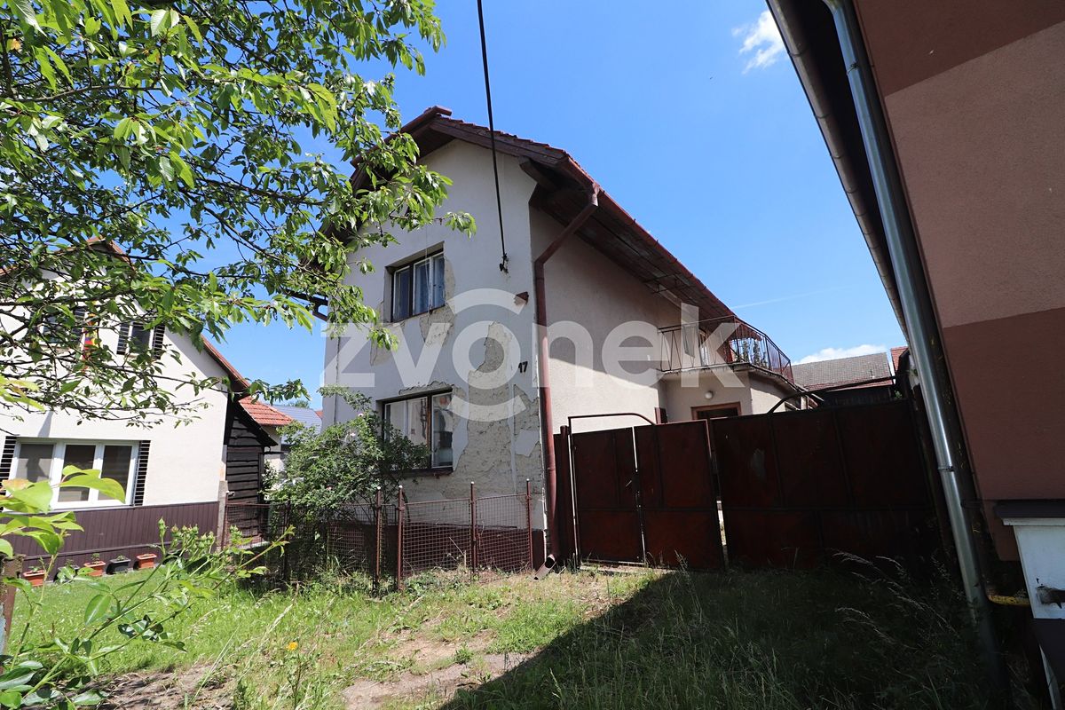 Prodej rodinného domu 100 m², pozemek 2453 m²