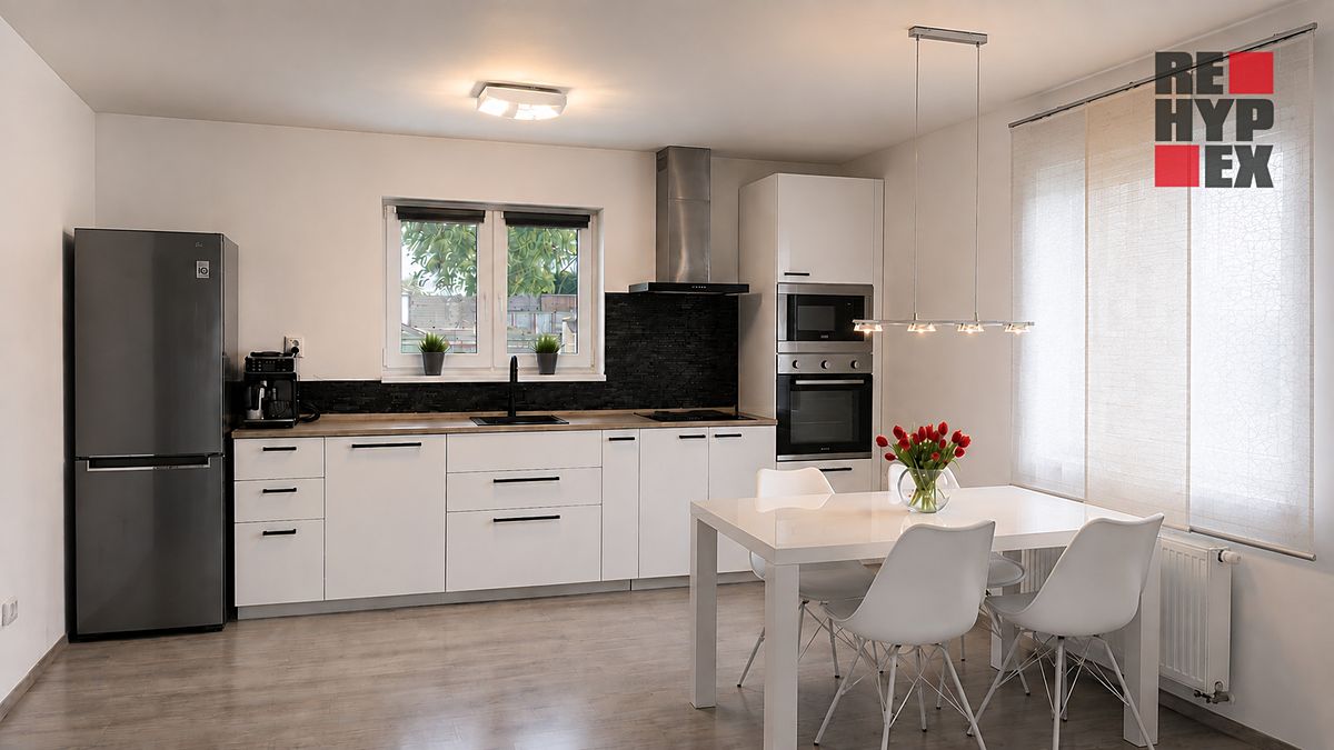 Prodej rodinného domu 72 m², pozemek 1042 m² – fotografie 3