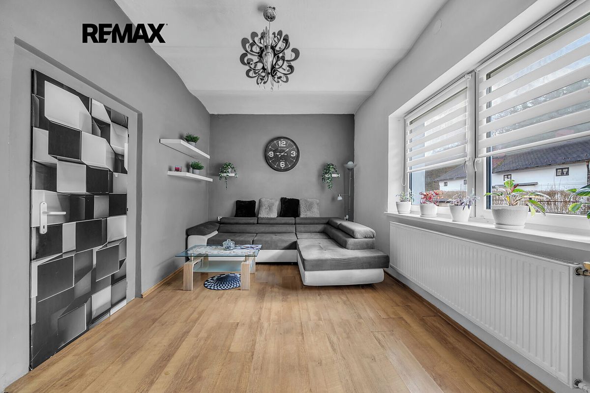 Prodej rodinného domu 150 m², pozemek 590 m² – fotografie 2
