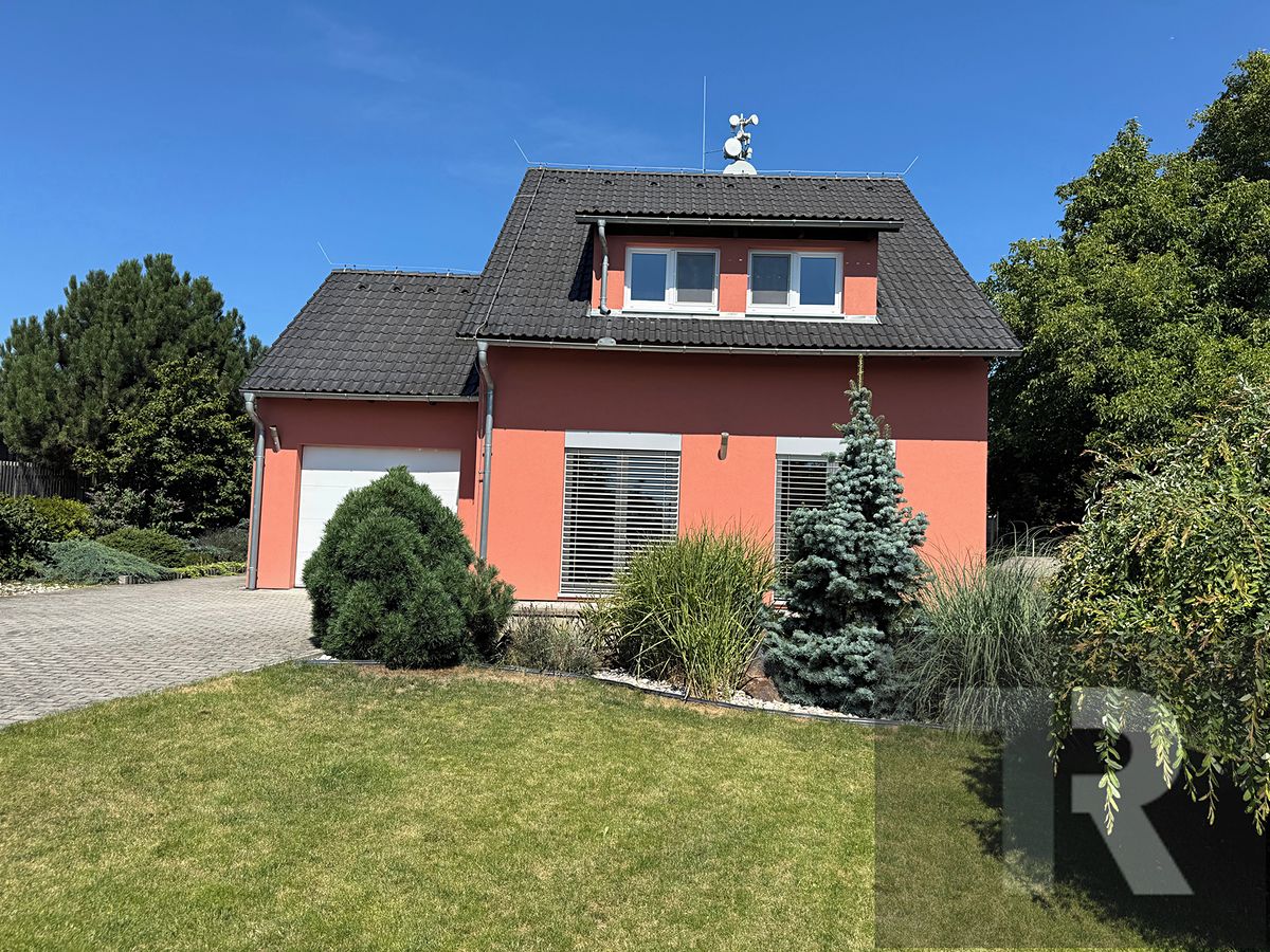 Prodej rodinného domu 147 m², pozemek 1050 m² – fotografie 5