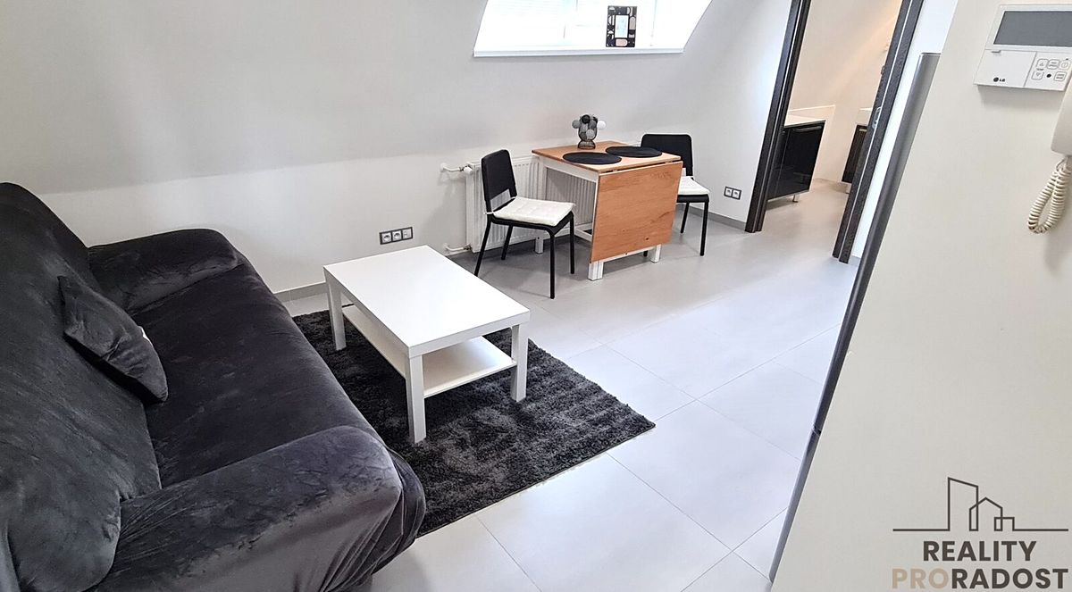 Pronájem bytu 2+kk 36 m² – fotografie 4