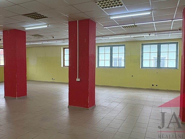 Комерційне приміщення на продаж, 385 м² (26 з 33)