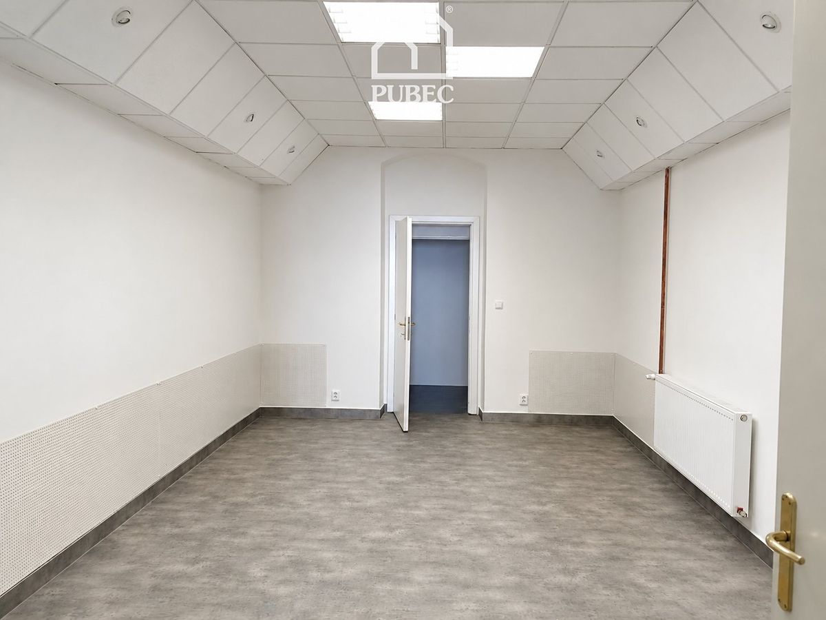 Pronájem kanceláře 71 m² – fotografie 3
