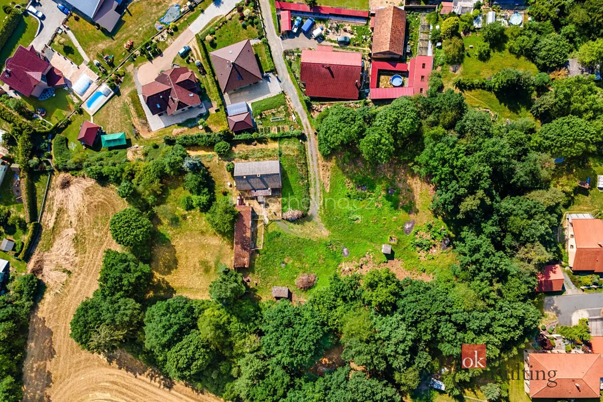 Prodej pozemku 1261 m²