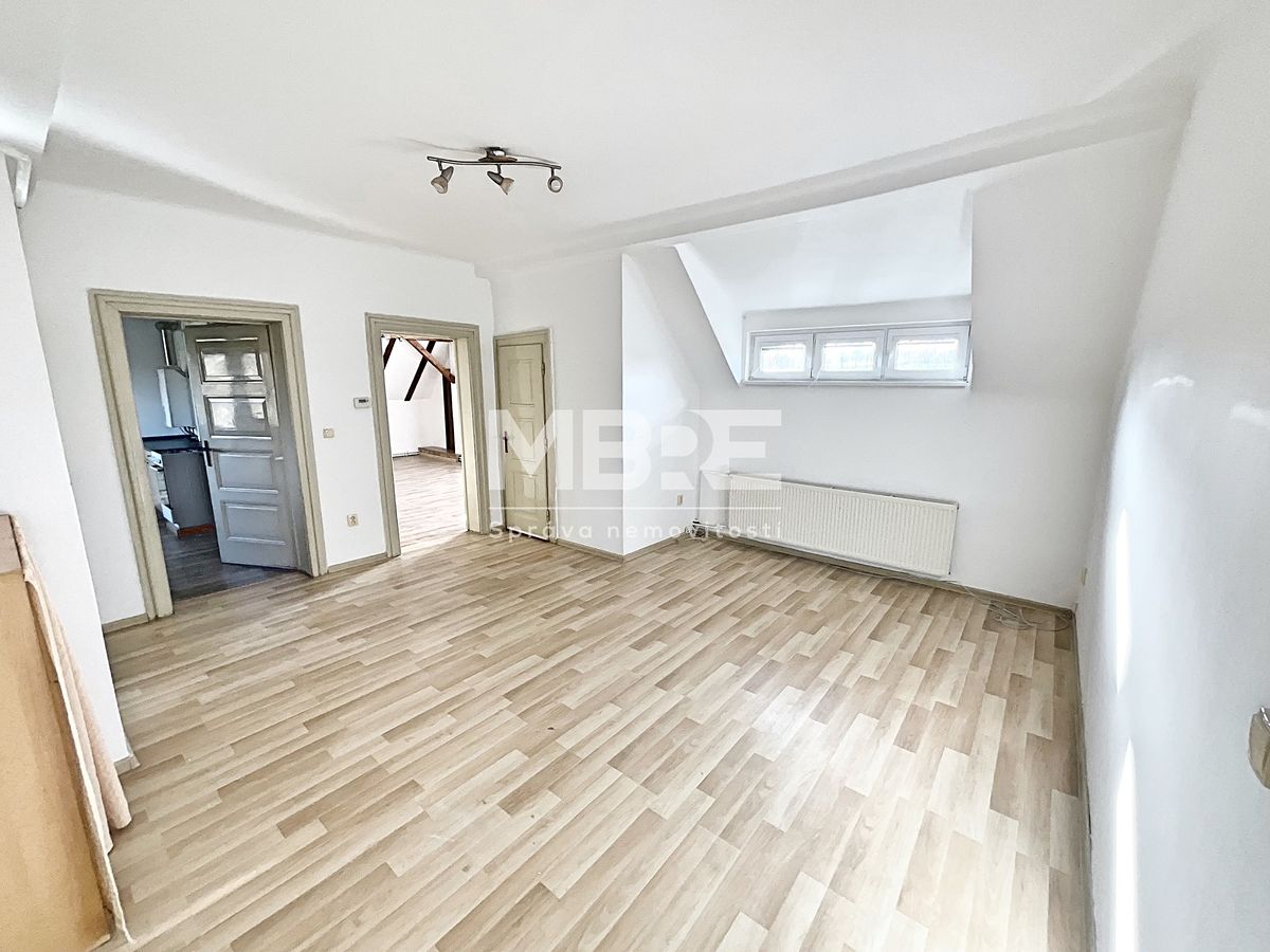 Pronájem bytu 2+1 86 m² – fotografie 3