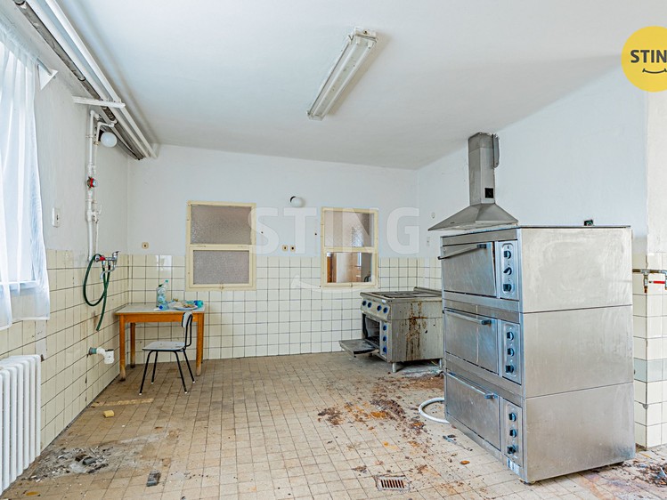 Комерційне приміщення на продаж, 5 979 м² (37 з 52)