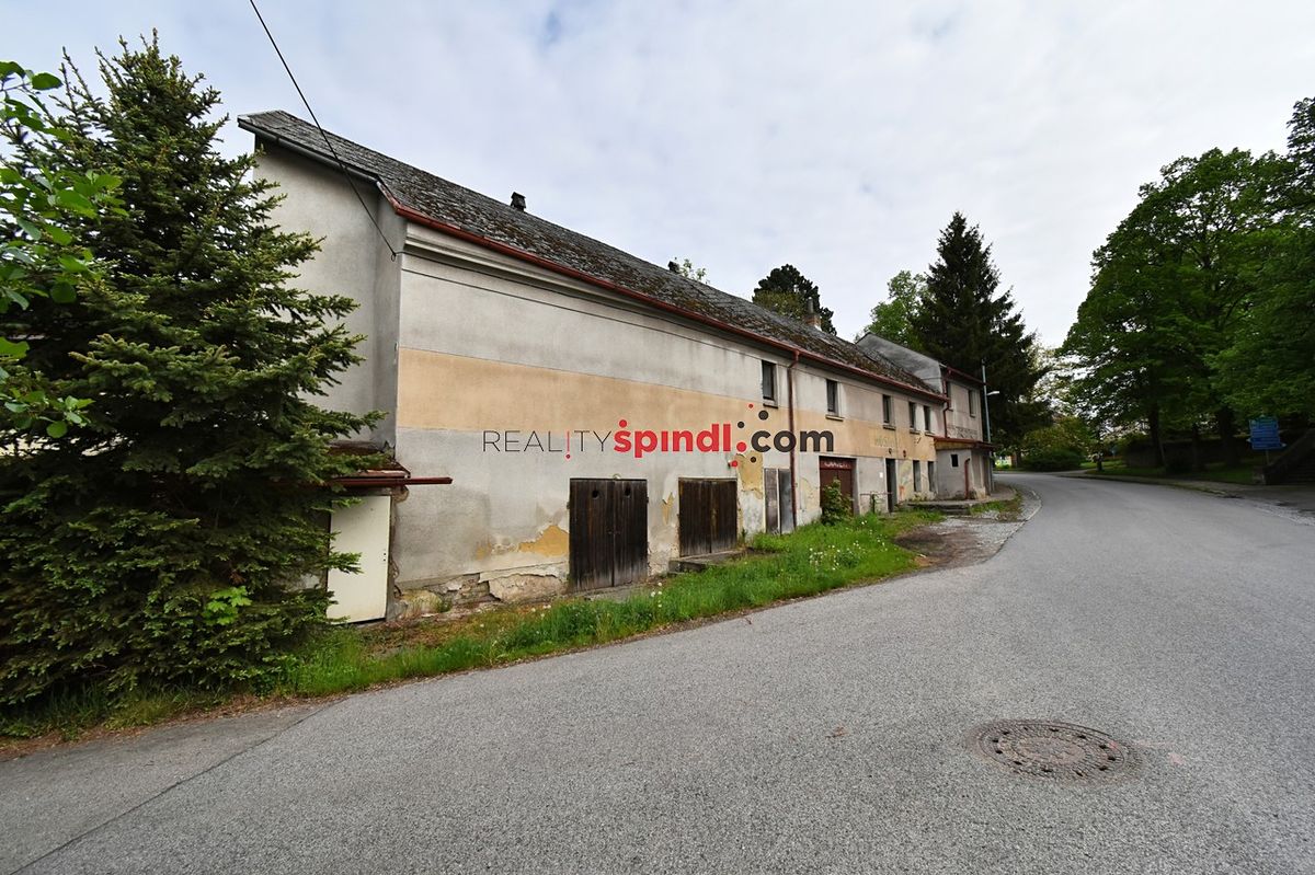Prodej stavebního pozemku 402 m² – fotografie 2