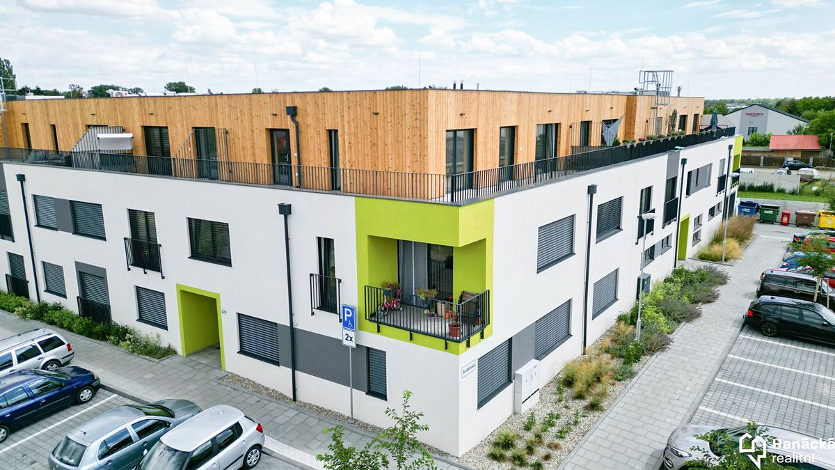 Pronájem bytu 2+kk 45 m² – fotografie 2