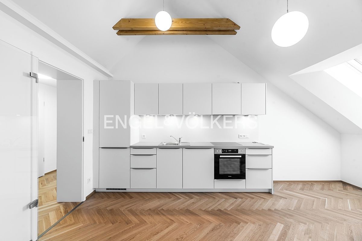 Pronájem bytu 3+kk 79 m² – fotografie 2