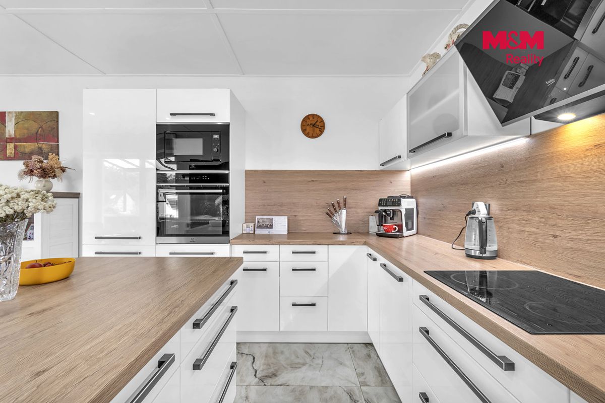 Prodej rodinného domu 175 m², pozemek 1733 m² – fotografie 3