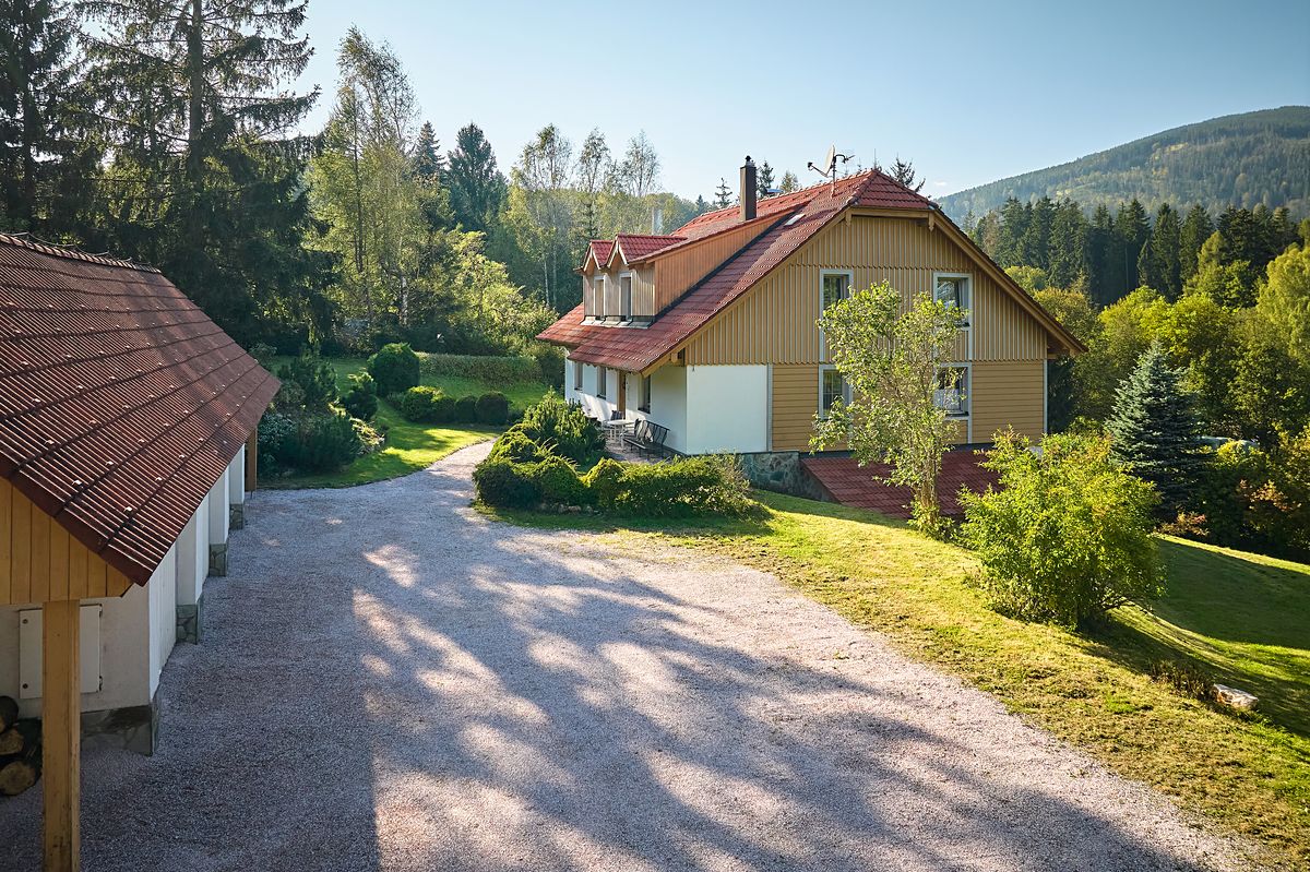 Prodej rodinného domu 322 m², pozemek 1690 m² – fotografie 5