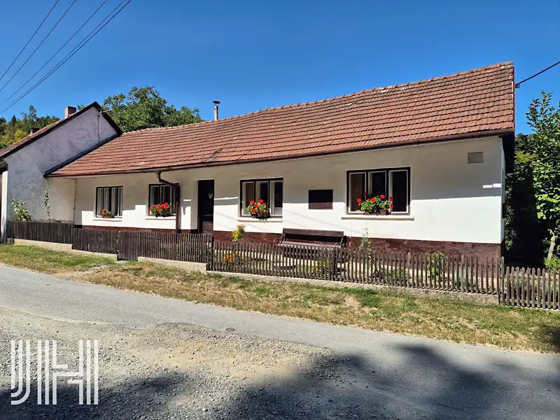 Prodej rodinného domu 108 m², pozemek 1850 m², Stražisko – náhled fotky 1