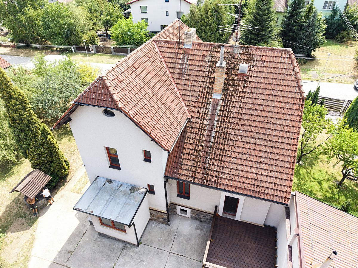 Prodej rodinného domu 266 m², pozemek 1415 m² – fotografie 2