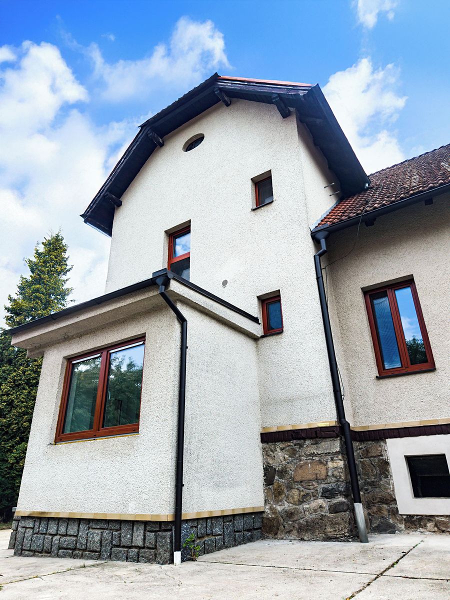 Prodej rodinného domu 266 m², pozemek 1415 m² – fotografie 3