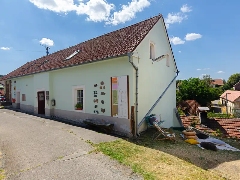 Prodej chalupy 377 m², pozemek 222 m², Skryje – náhled fotky 1