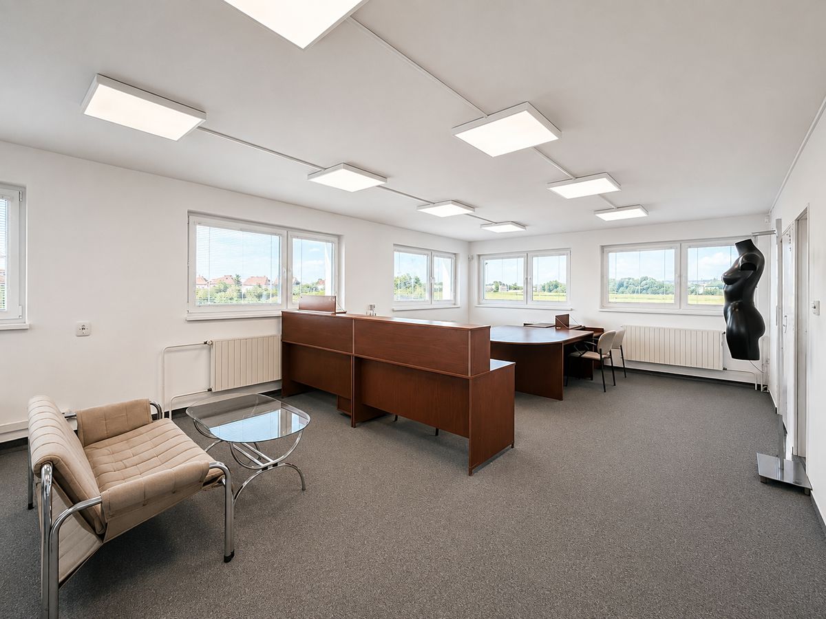 Pronájem kanceláře 270 m² – fotografie 5