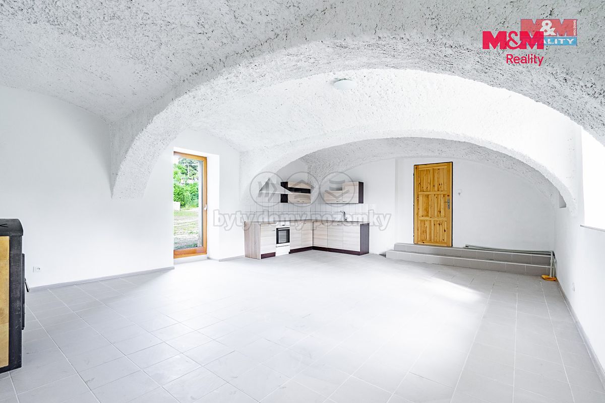 Prodej rodinného domu 130 m², pozemek 1000 m² – fotografie 2