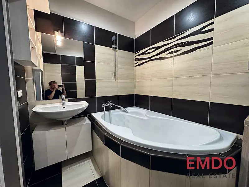 Pronájem bytu 1+1 40 m², Hradec Králové – náhled fotky 2