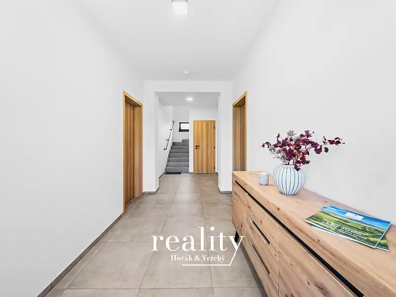 Prodej vícegeneračního domu 205 m², pozemek 370 m², Perná – náhled fotky 3